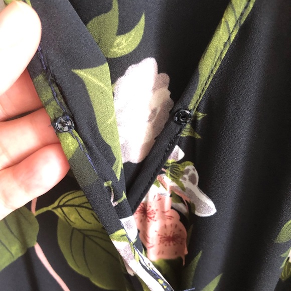 Romper- black floral with drawstring - Picture 4 of 6